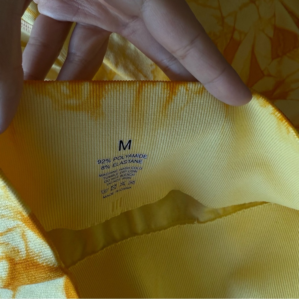 ✨ Tie-Dye Seamless  Leggings — M ✨ - Picture 3 of 5